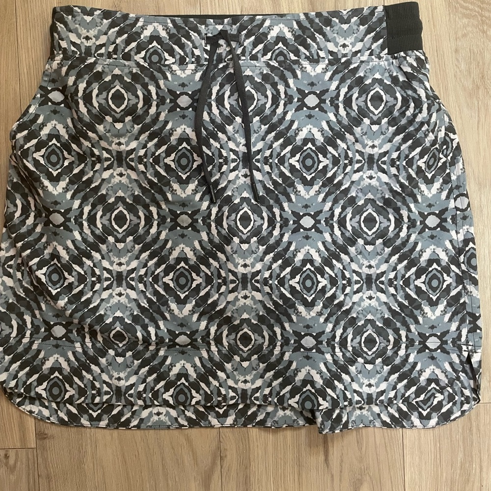 Zeroxposure Skort/cover up, great condition size M